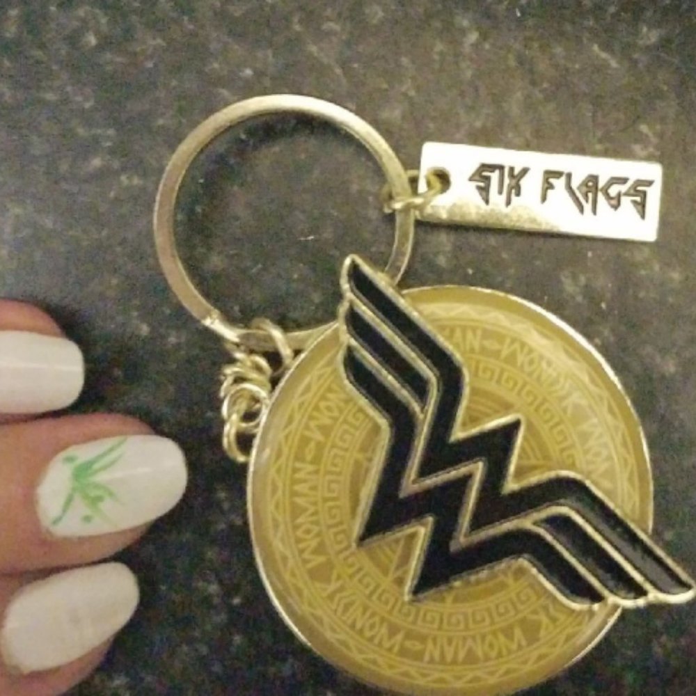 wonder woman key attachment